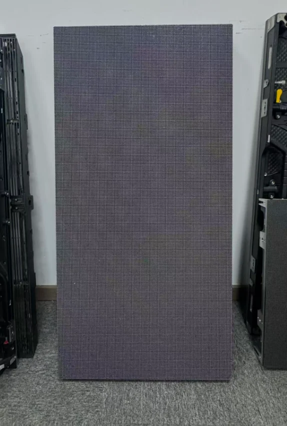 01-1 Used Gloshine LED screen P3.91 (LS3.9 2021, 120 sqm) - photo 01