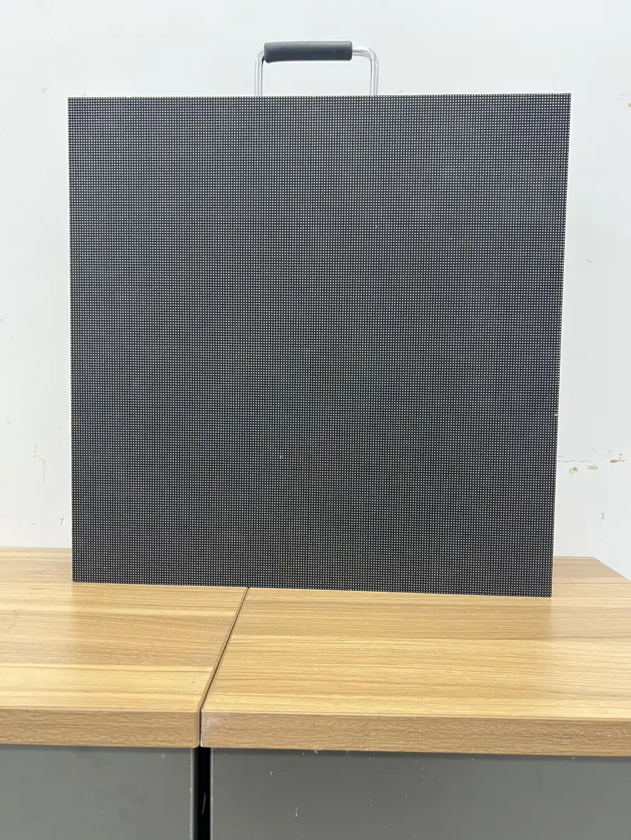 Used Gloshine LED screen P2.6 (W2.6 2021, 160 sqm) - photo 01