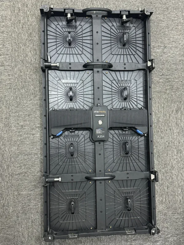 02-1 Used Gloshine LED screen P3.91 (LS3.9 2021, 120 sqm) - photo 02
