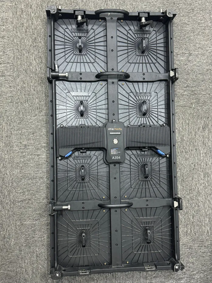 Used Gloshine LED screen P3.91 (LS3.9 2021, 120 sqm) - photo 02