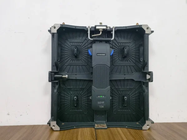 Used Gloshine LED screen P3.91 (W3.91 2018, 170 sqm) - photo 02