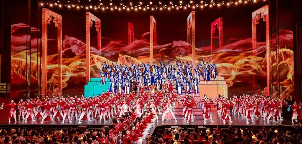 Gloshine large-scale stage rental LED display installation at gala